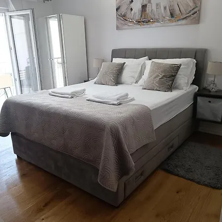 Apartament Golden Sunrise - 4 Ul.petra Svacica11